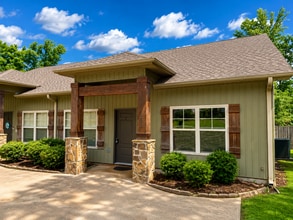 Building Photo - 208 Ethel Dr