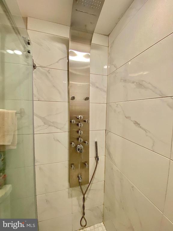 Building Photo - 2020 N Carlisle St