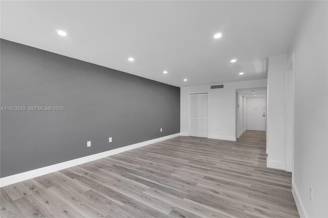 Building Photo - 6920 Harding Ave