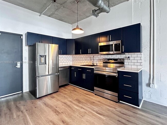 Building Photo - 444 NE 30th St