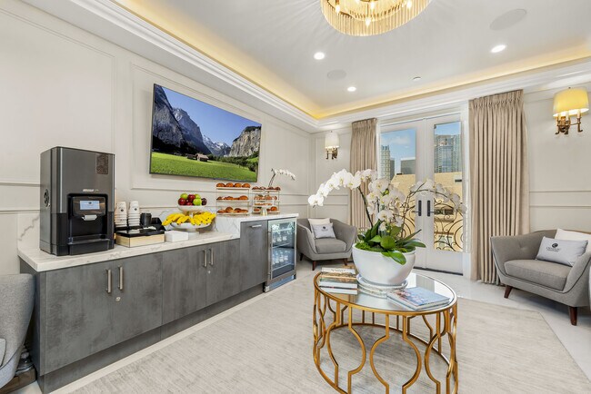 Building Photo - 1825 Pandora Ave