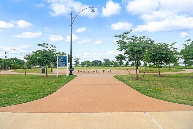 Building Photo - 7836 Manilla Dr