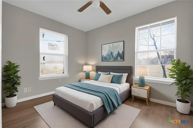 Building Photo - 907 North Dr