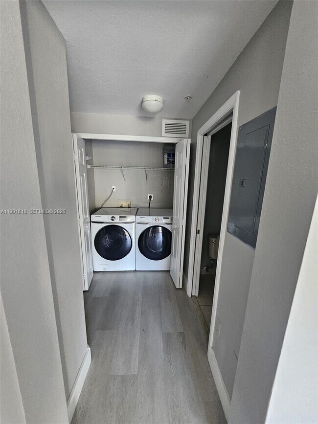 Building Photo - 11403 NW 89th St