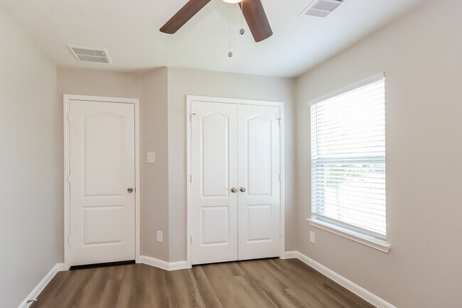 Building Photo - 20132 Langwell Dr