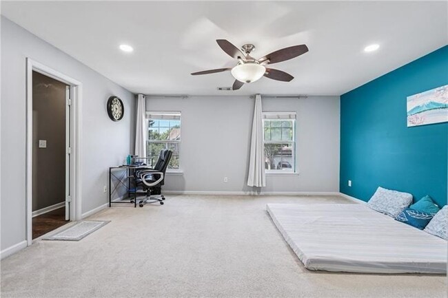 Building Photo - 545 Windstone Trail