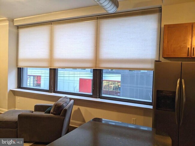 Building Photo - 1100 S Broad St