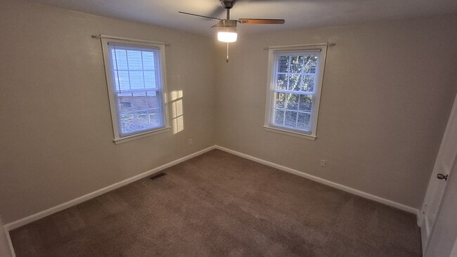Building Photo - 205 Glen Echo Dr