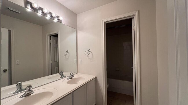 Building Photo - 5818 La Crema
