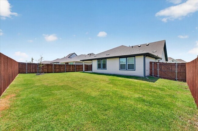 Building Photo - 728 Orchid Wy
