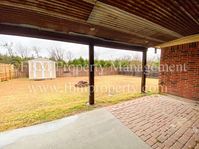 Building Photo - 125 Logan Ln