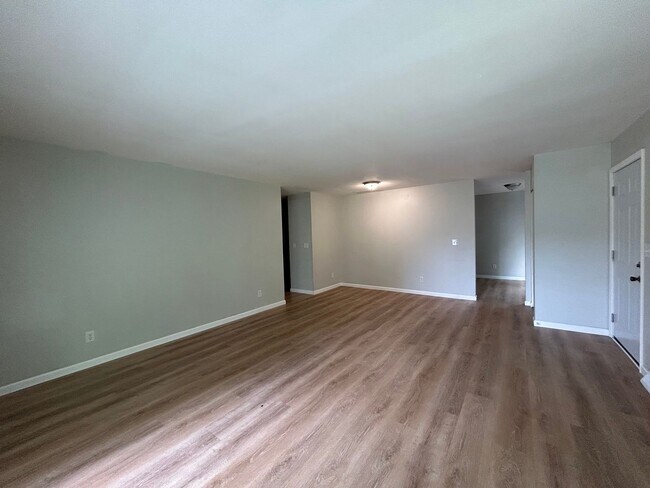 Building Photo - 926/928 Sprucewood Ln