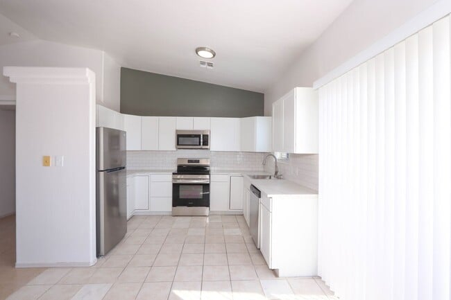 Building Photo - 9399 W Tinajas Dr