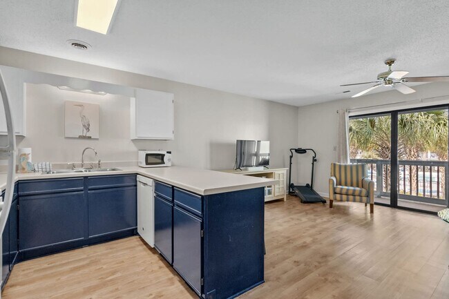 Building Photo - ***Seasonal rental with all utilities available September 10, 2025-March 31, 2026***