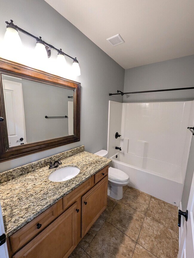 Building Photo - 116 Alder Ave SE