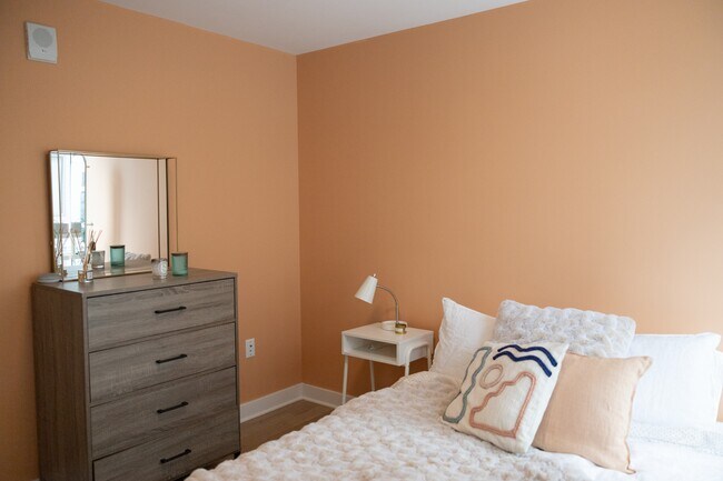 Building Photo - 37 L St SE