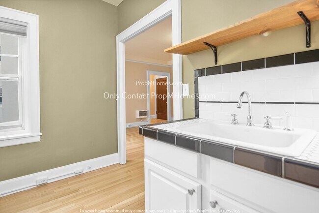 Building Photo - Classic Nob Hill Studio with Courtyard Acc...