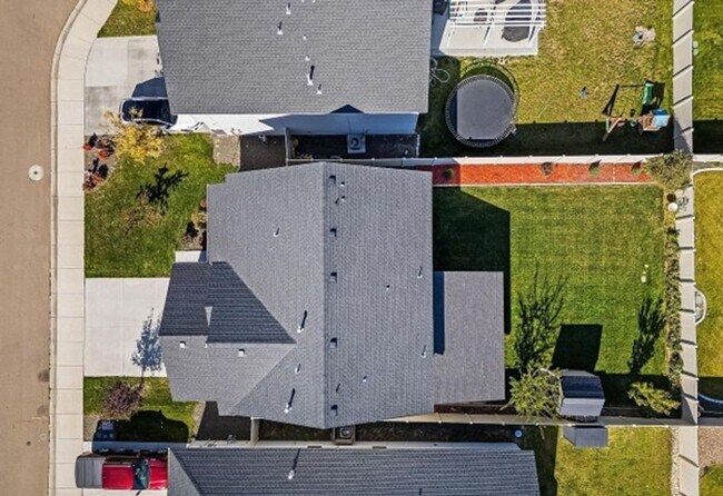 Building Photo - Beautiful Home near Meridian High School