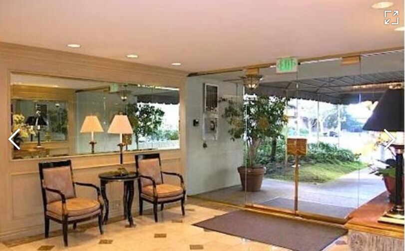 Building Photo - 10751 Wilshire Blvd