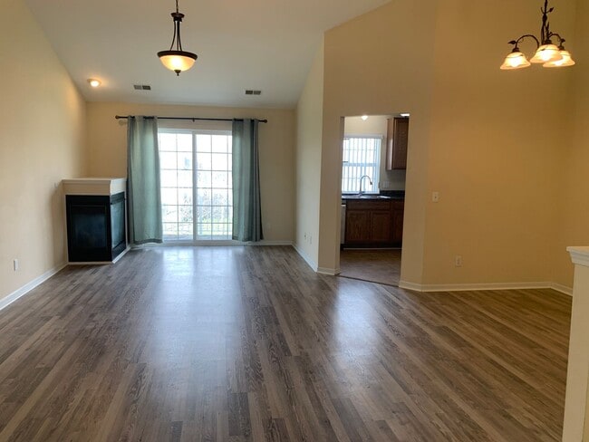 Building Photo - 2-Bedroom, 2-Bath Condo for Lease – Manors of Regency, Shelby Township
