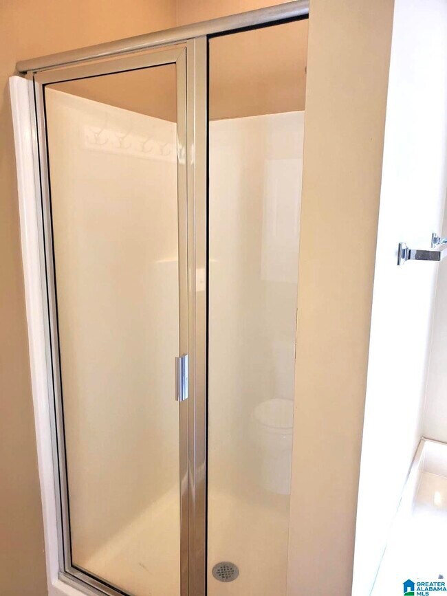 Building Photo - 1004 Medinah Dr