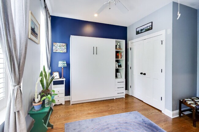 Building Photo - Charming 2bd/2.5ba LeDroit Park Home Available