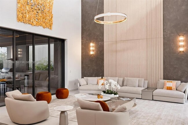 Building Photo - 723 NE 77th St