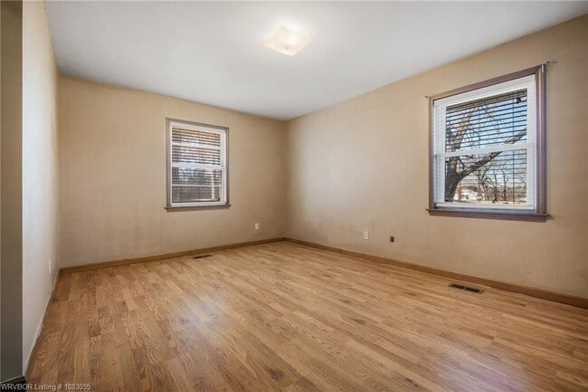 Building Photo - 6014 Park Ave