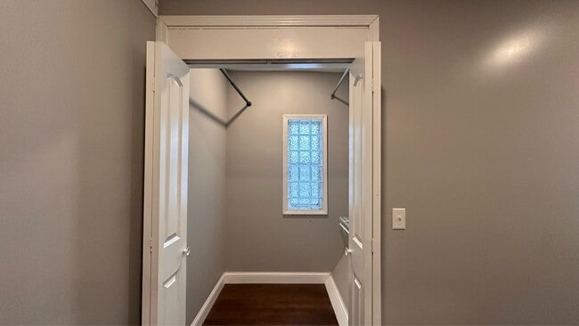 Building Photo - 936 Westminster St