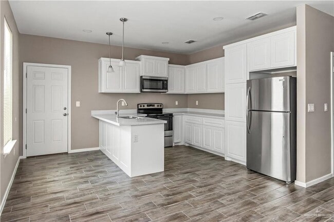 Building Photo - 1314 Beverly Ave