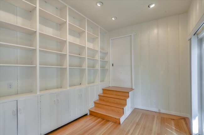 Building Photo - 1766 Woodhaven Way