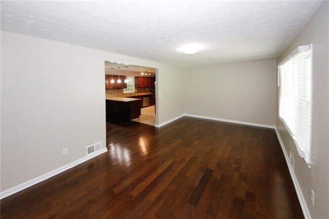 Building Photo - 840 Howard Ct SW