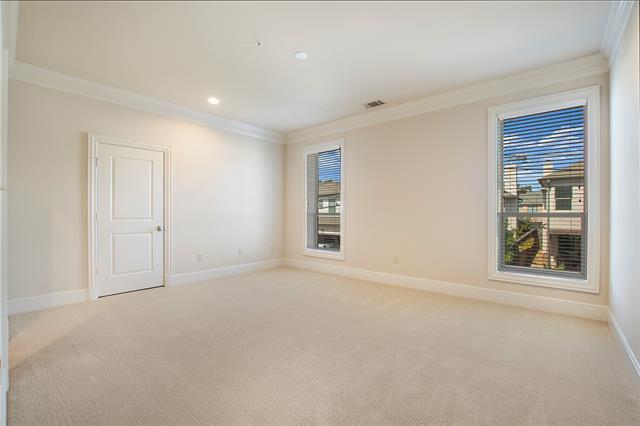 Building Photo - 6415 Bandera Ave