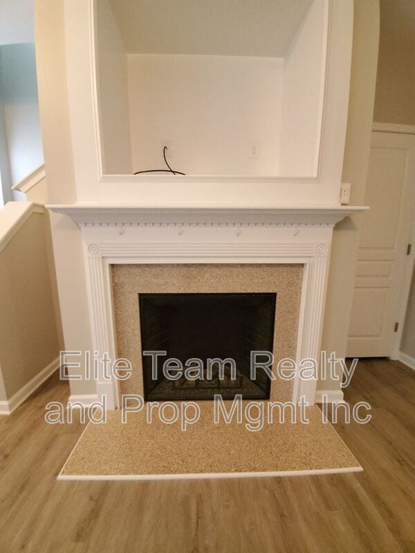 Building Photo - 12676 Persimmon Tree Dr