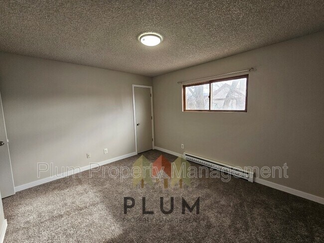 Building Photo - 809 Bulwer St