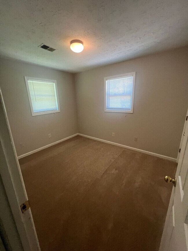 Building Photo - 4690 Cook Dr
