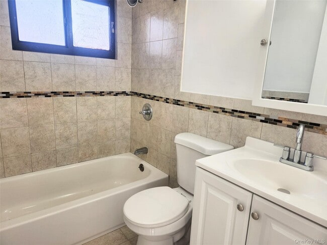 Building Photo - 27 Gordon Ave