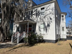 Building Photo - Beautiful Downtown Apartment