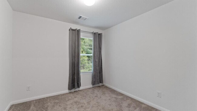 Building Photo - 410 Pimmit Hill Run