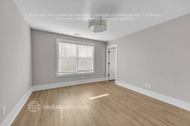 Building Photo - 208 Founders Ln