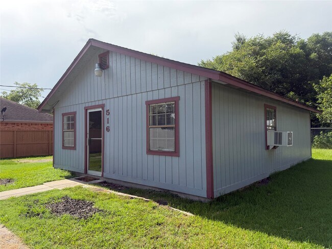 Building Photo - 516 Battlebell Rd