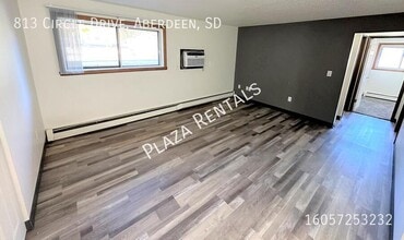 Building Photo - 222 S Greenwood St