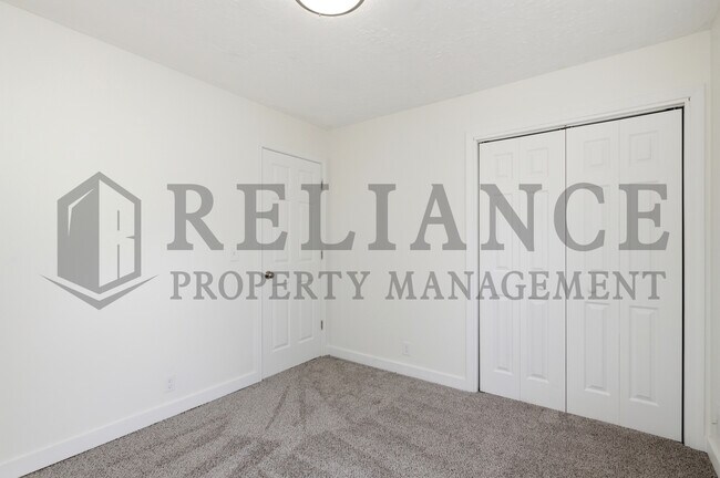 Building Photo - 6651 N Scottsville St