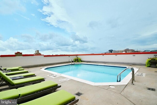 Building Photo - 1020 N Highland St