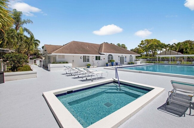 Building Photo - 13811 Oneida Dr