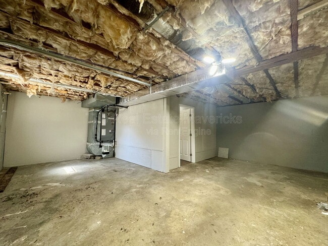 Building Photo - 6311 Rosemary Dr