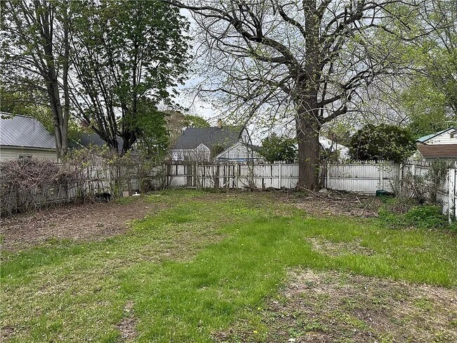 Building Photo - 53 Roser St