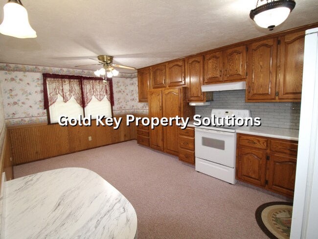 Building Photo - 4232-4254 N 100 W