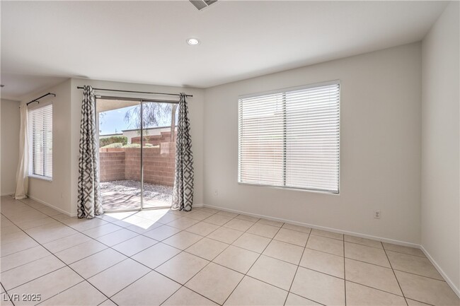 Building Photo - 10057 Bonterra Ave