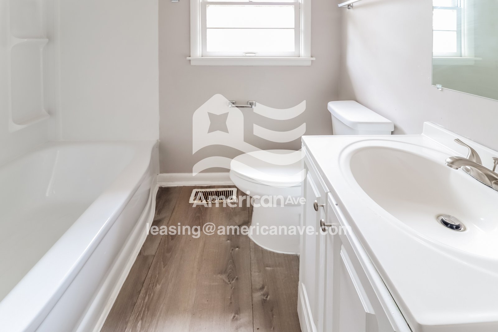 Building Photo - 25 10th Ave SW